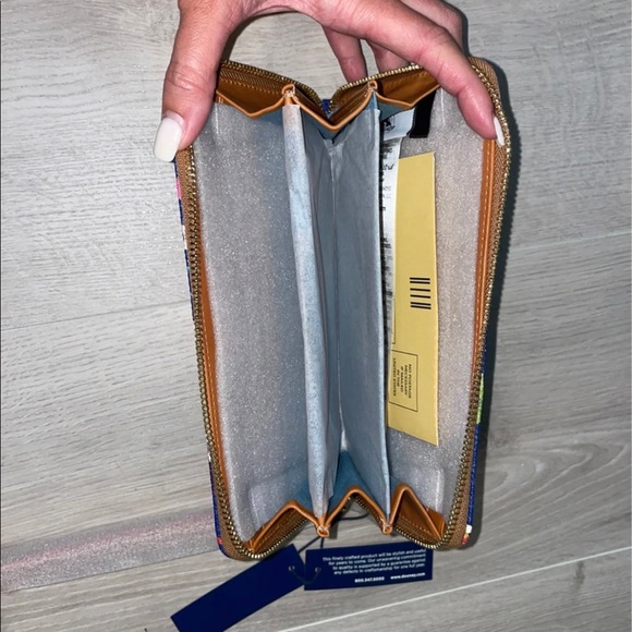 DOONEY AND BOURKE AFTERNOON WALLET! - Picture 3 of 3